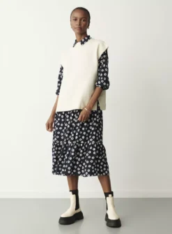 FINERY Ava Knitted Vest 20 7 FINERY Ava Knitted Vest 20 -Simply Be Shop tuc144050015 White R Z004A 1